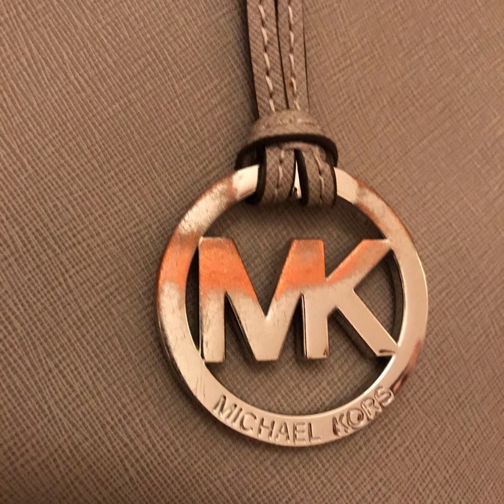 Michael Kors Hand Bag - Picture 2 of 9